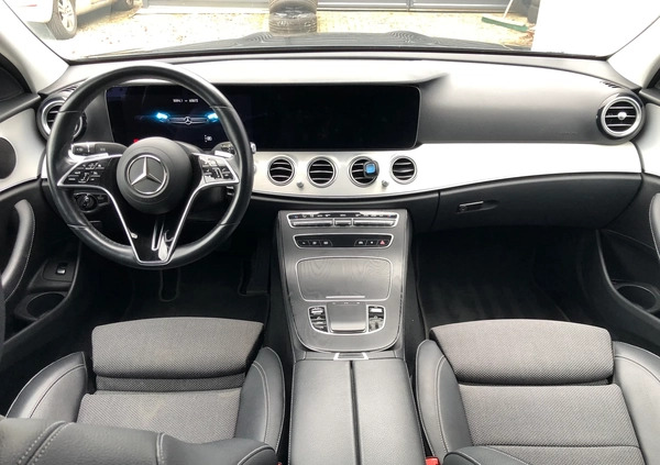 Mercedes-Benz Klasa E cena 199999 przebieg: 65872, rok produkcji 2021 z Olesno małe 407